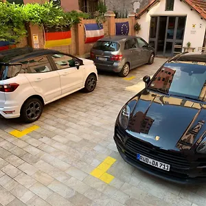 Гостевой дом Virginia's Rooms-private Free Parking And Carignano District, Генуя